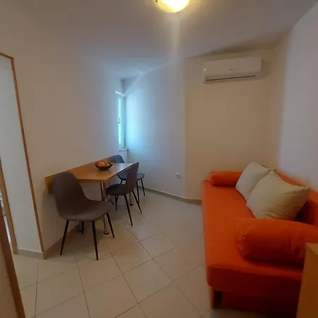 Neva Apartment *
